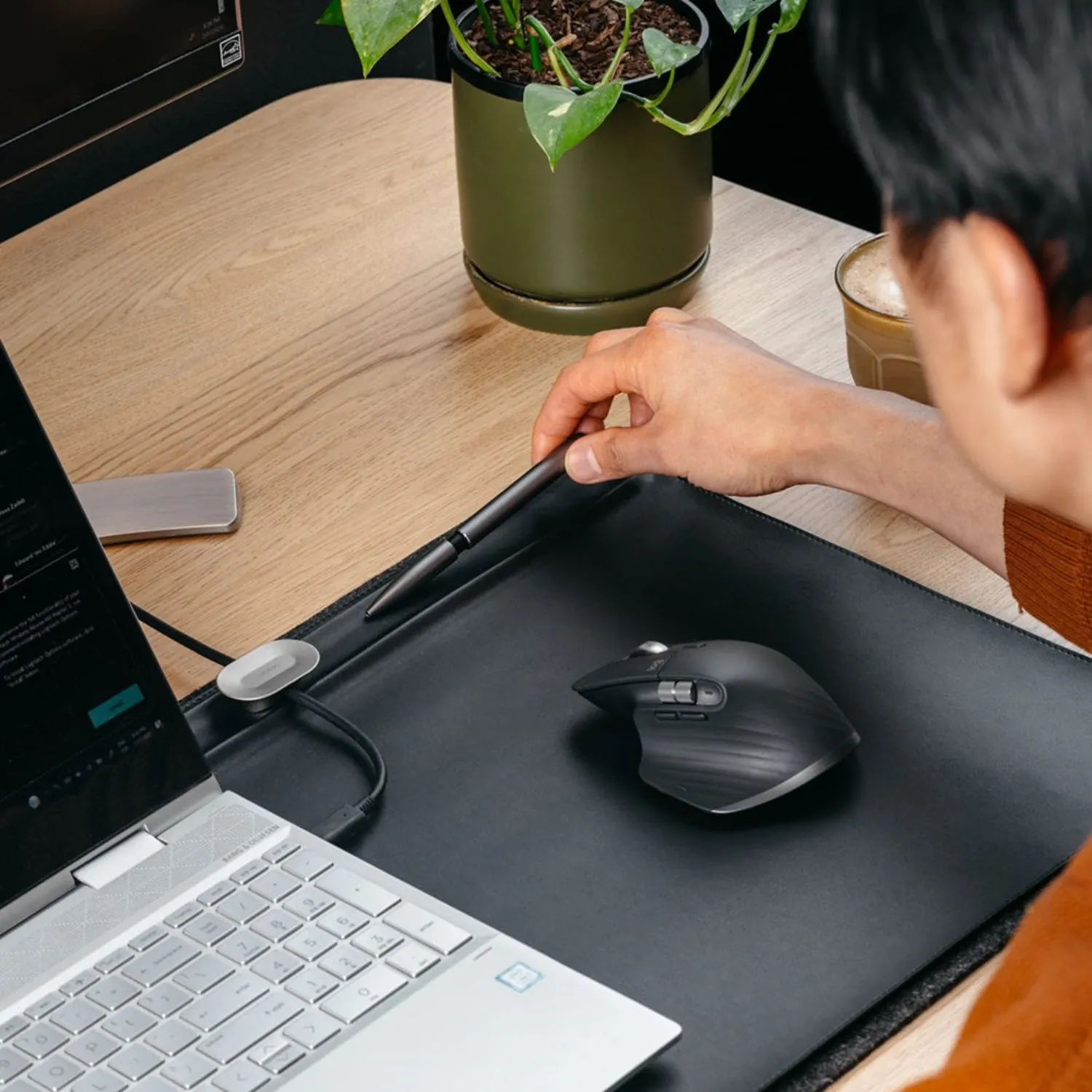orbitkey | desk mat | black medium