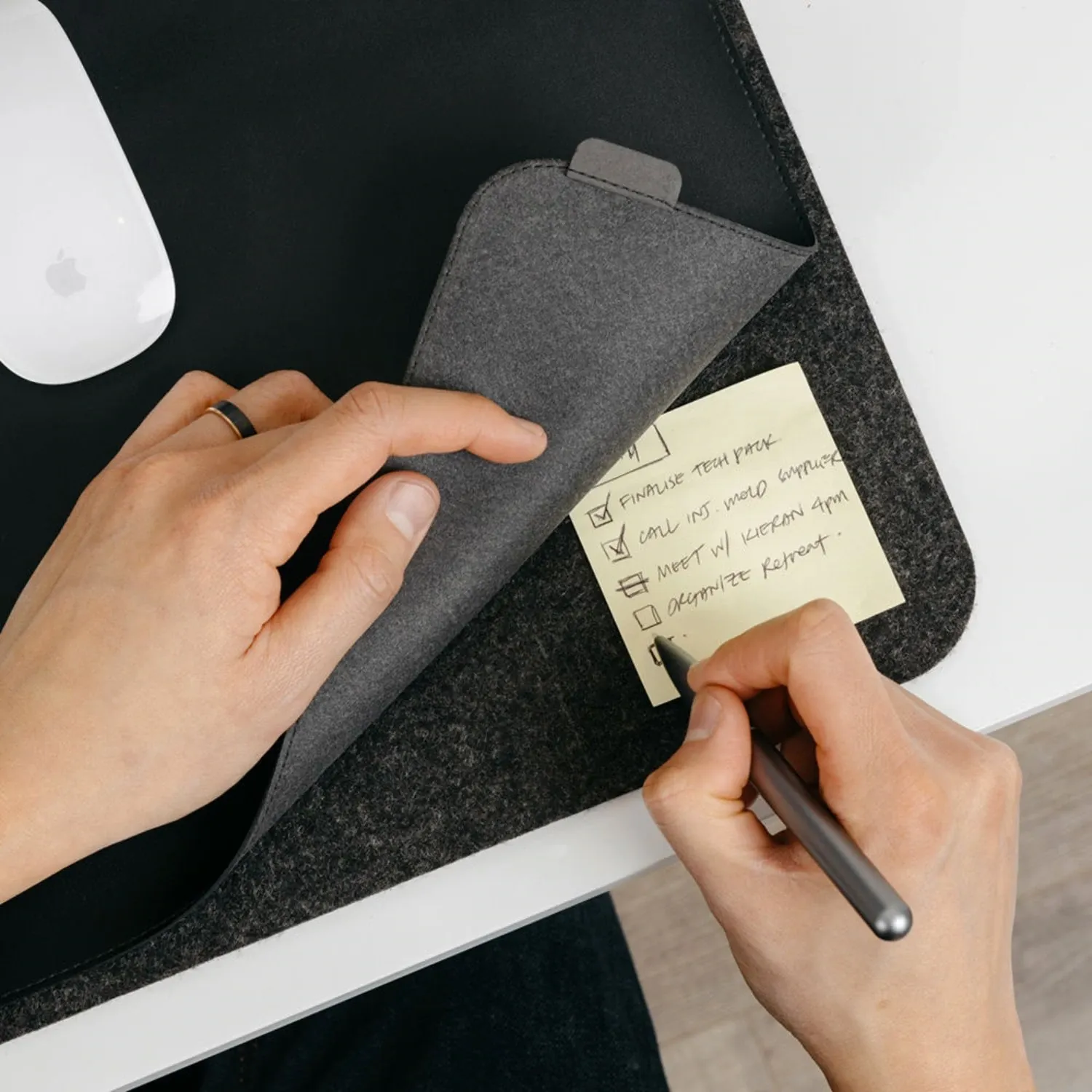 orbitkey | desk mat | black medium